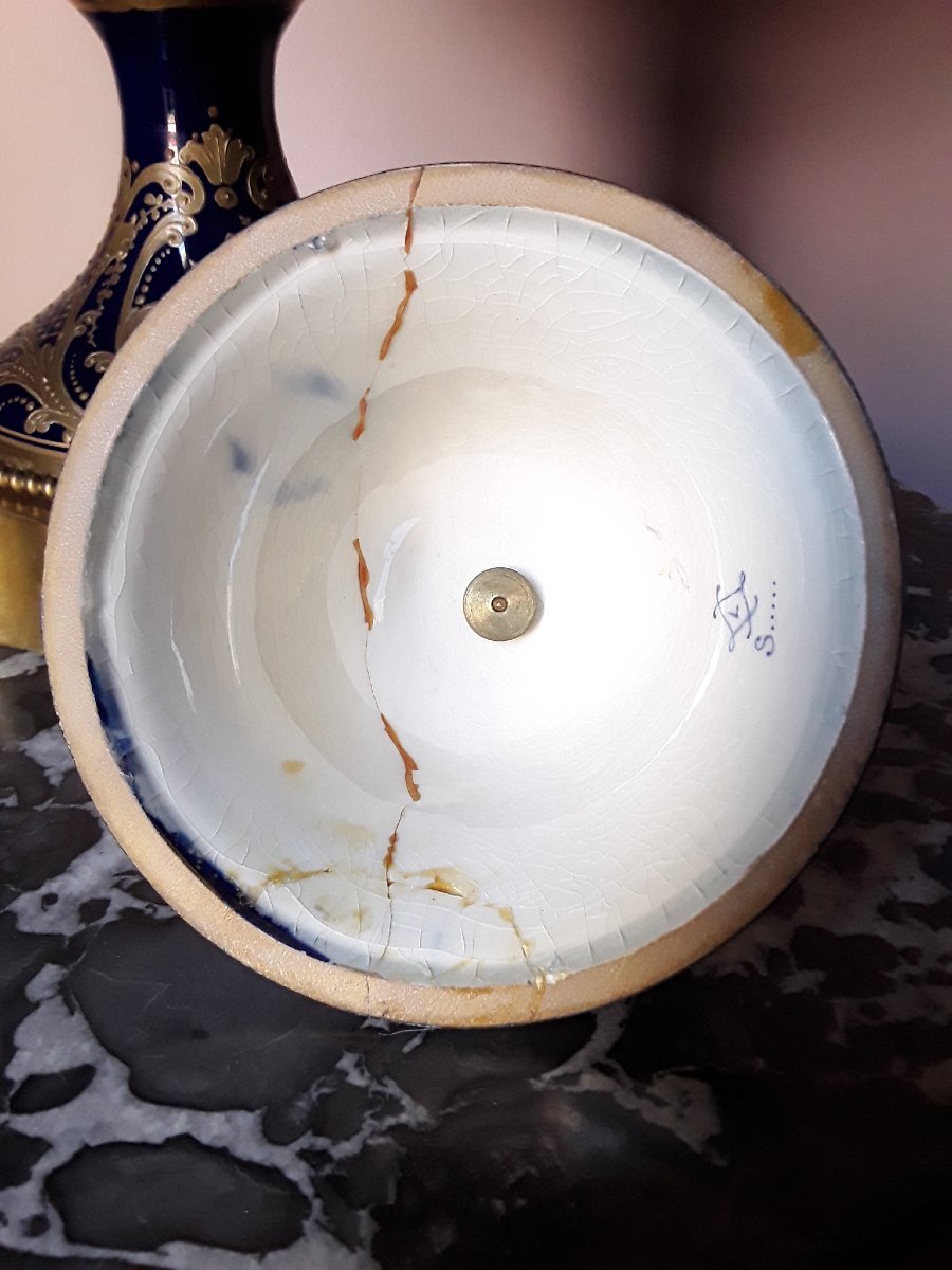 Grand vase en porcelaine et bronze doré. H 72 cm.-photo-8