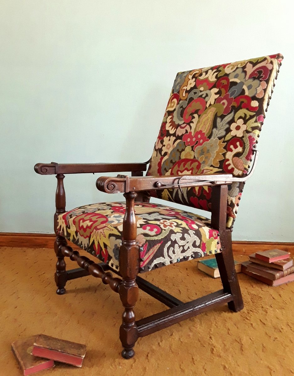 Important fauteuil à crémaillère d'époque Louis XIII.