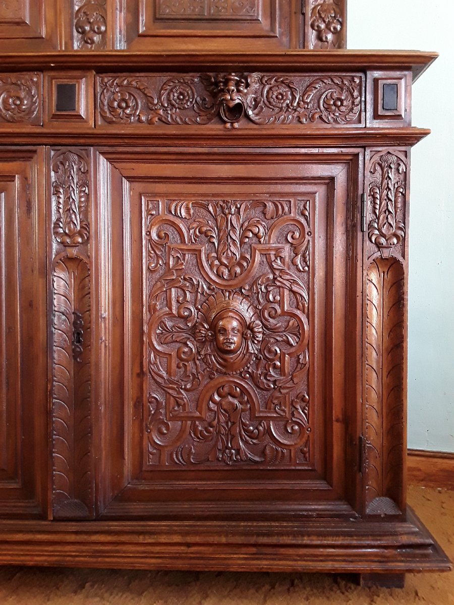 Renaissance-era Cabinet. -photo-1