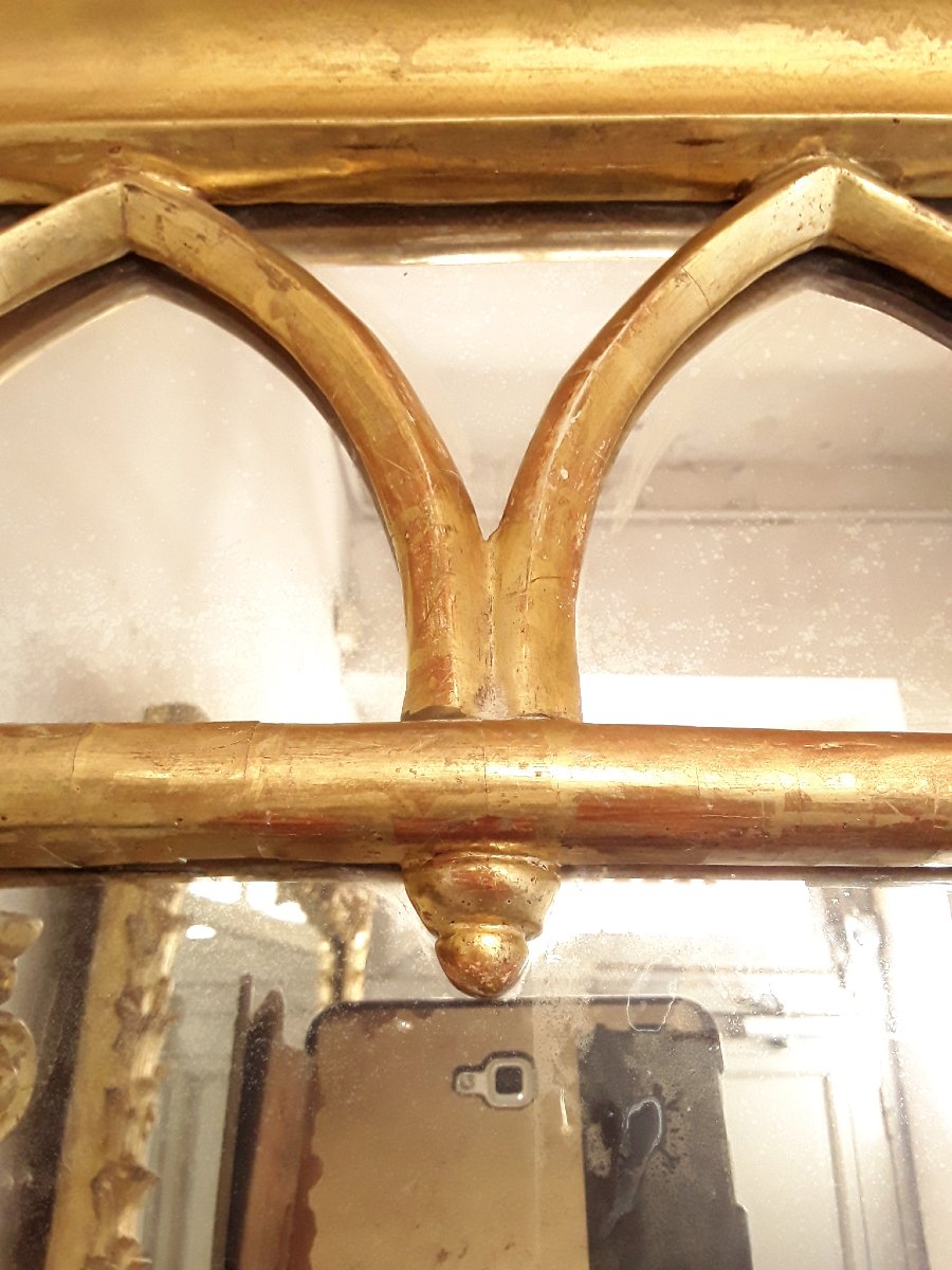 Important miroir en bois doré et colonnes métalliques .-photo-7