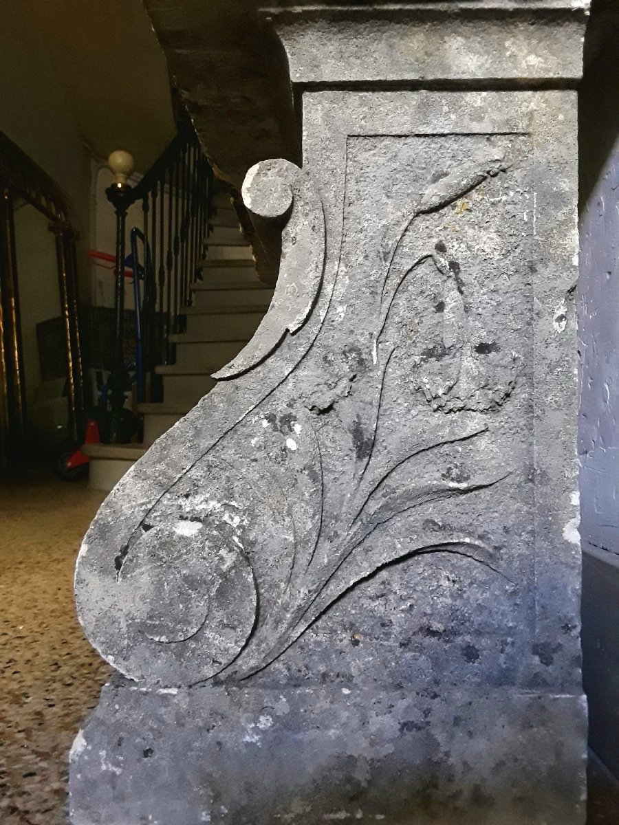 Petit banc en pierre. Époque début XIX ème.-photo-1
