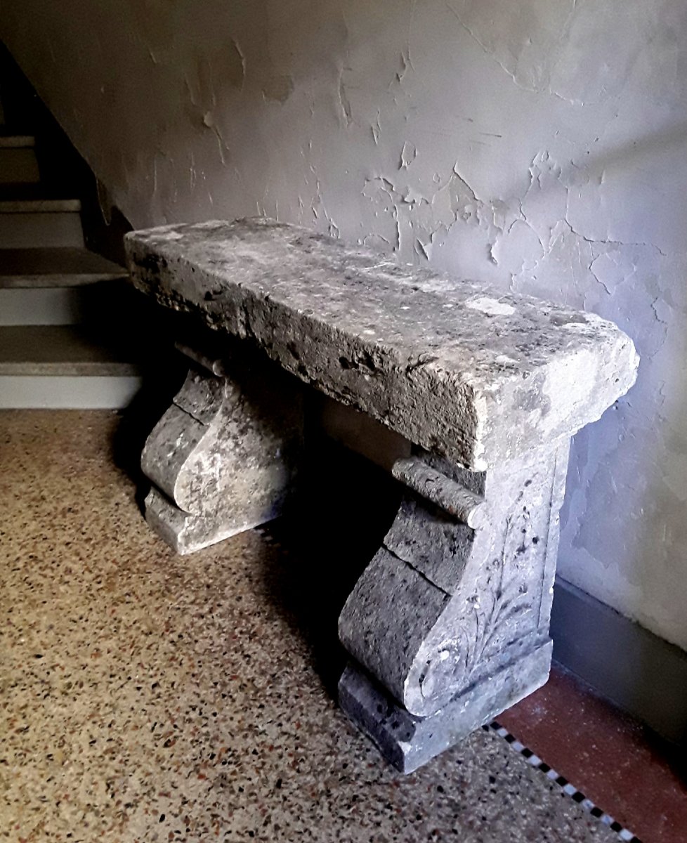 Petit banc en pierre. Époque début XIX ème.-photo-5