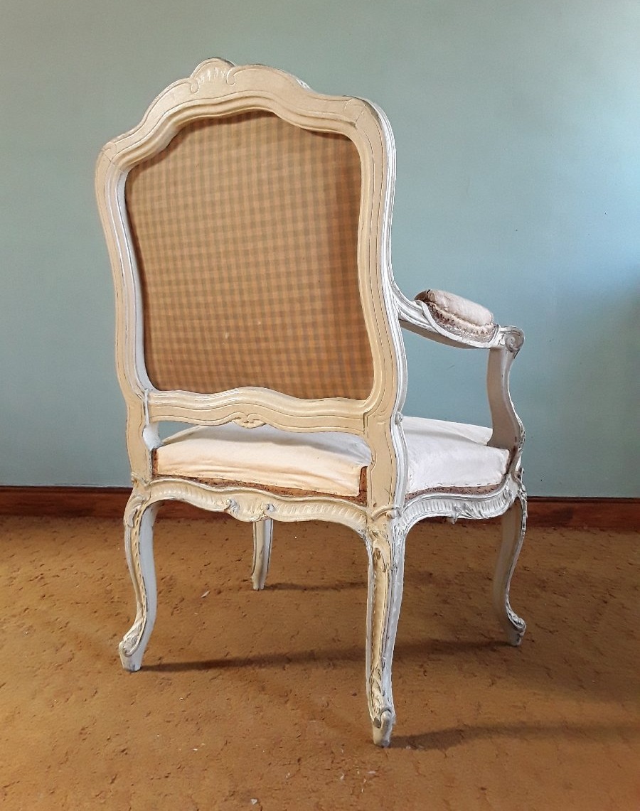 Importante paire de fauteuils laqué à dossier à la reine. -photo-8