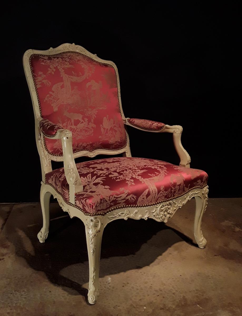 Grand Fauteuil De Style  Lxv  ( H 109 Cm).