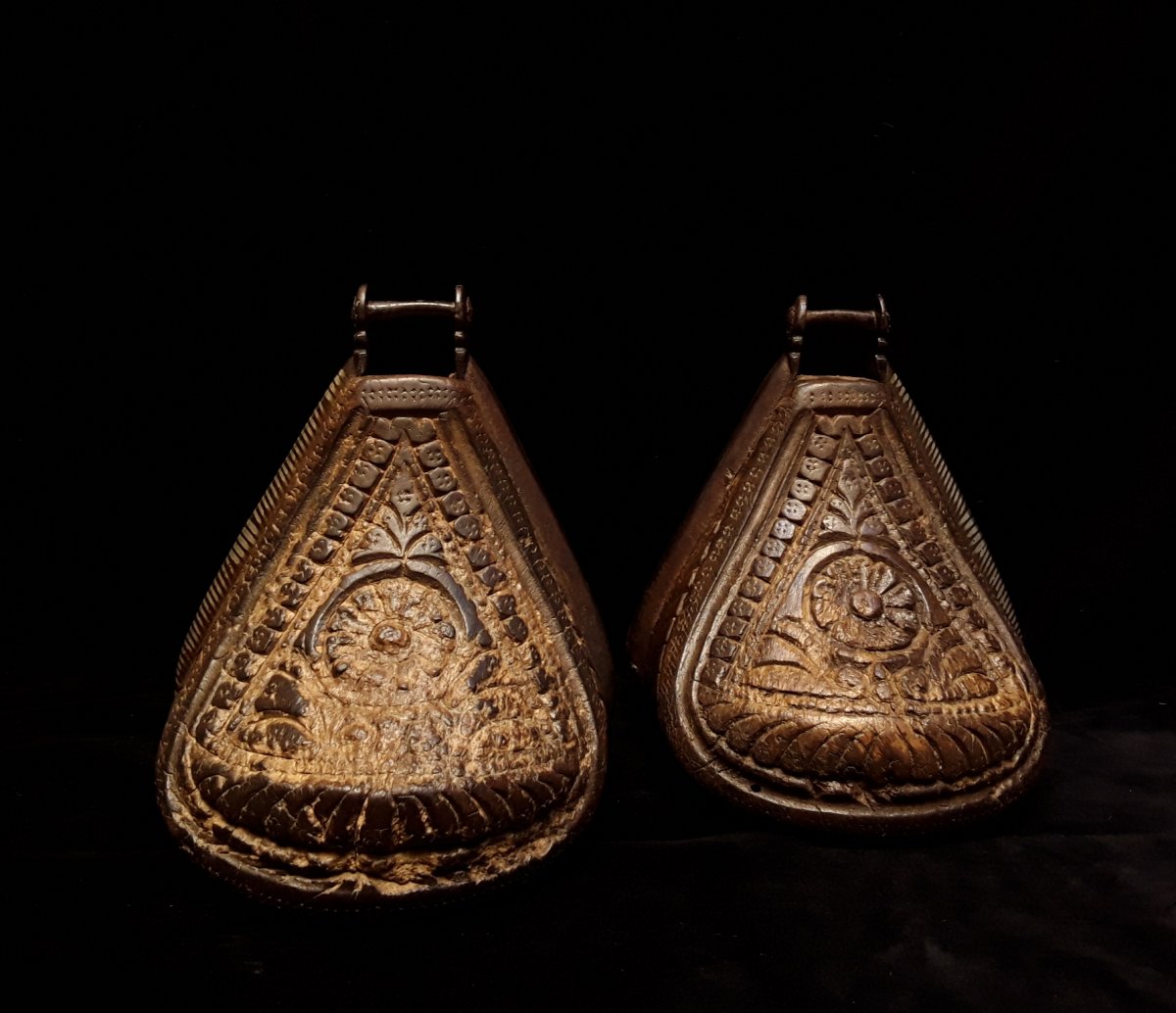 Pair Of Damascene Stirrup Of Silver. Nineteenth Century.-photo-4