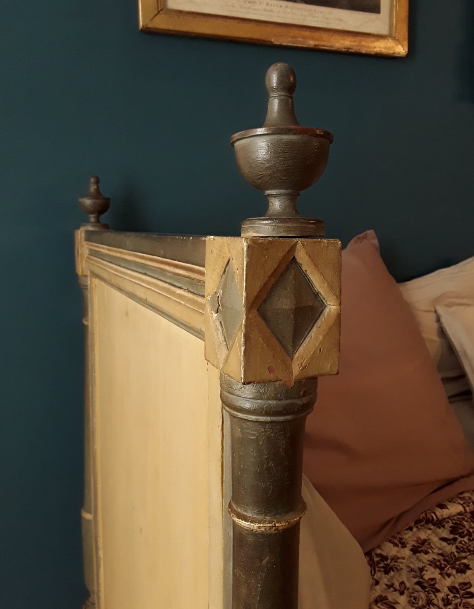 Rest Bed In Lacquered Wood .directory Period.-photo-1