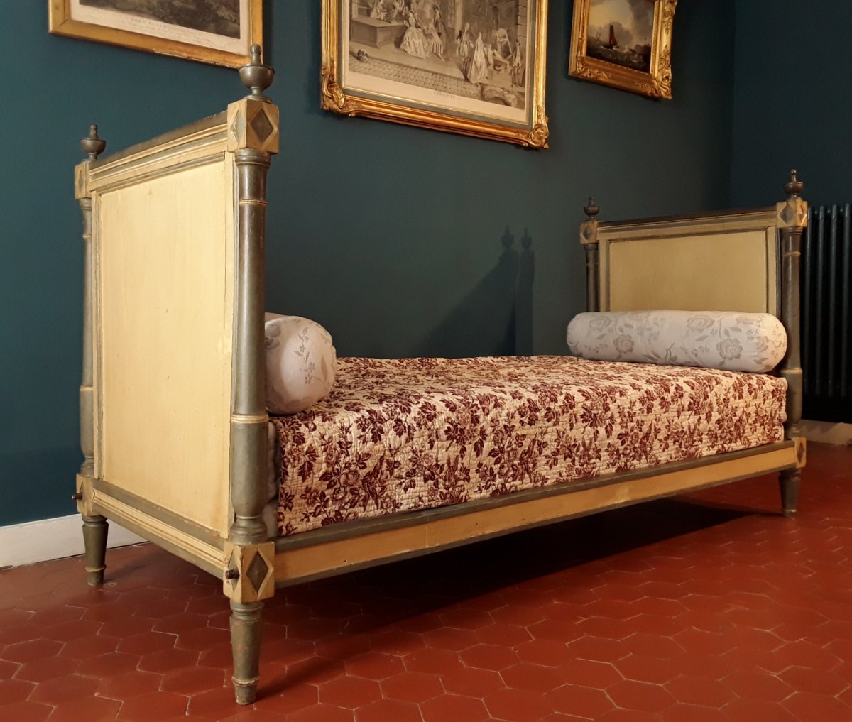 Rest Bed In Lacquered Wood .directory Period.-photo-5