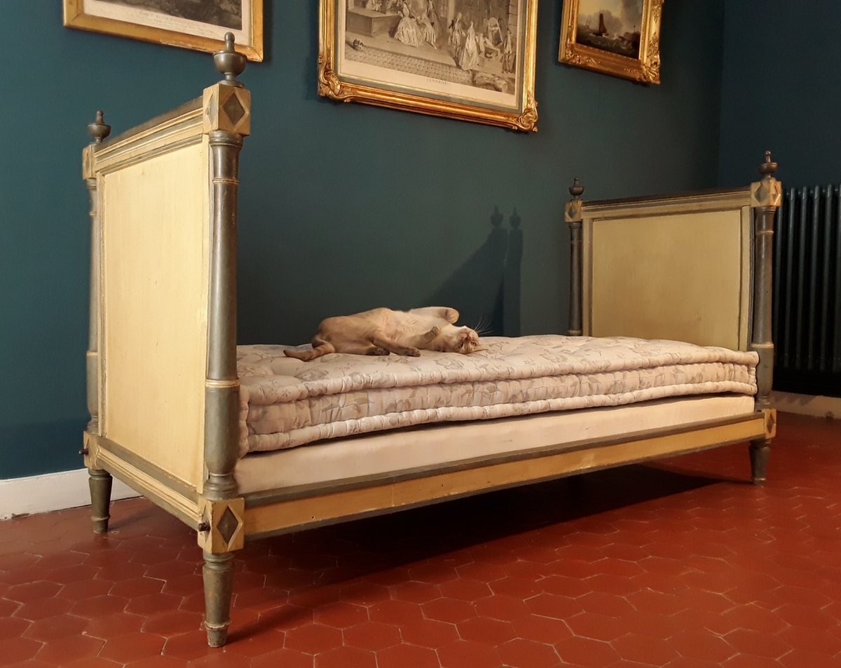Rest Bed In Lacquered Wood .directory Period.-photo-6