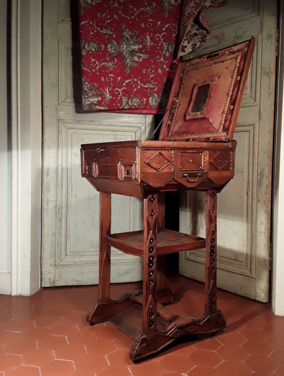 Small Furniture Of Popular Art.-photo-2