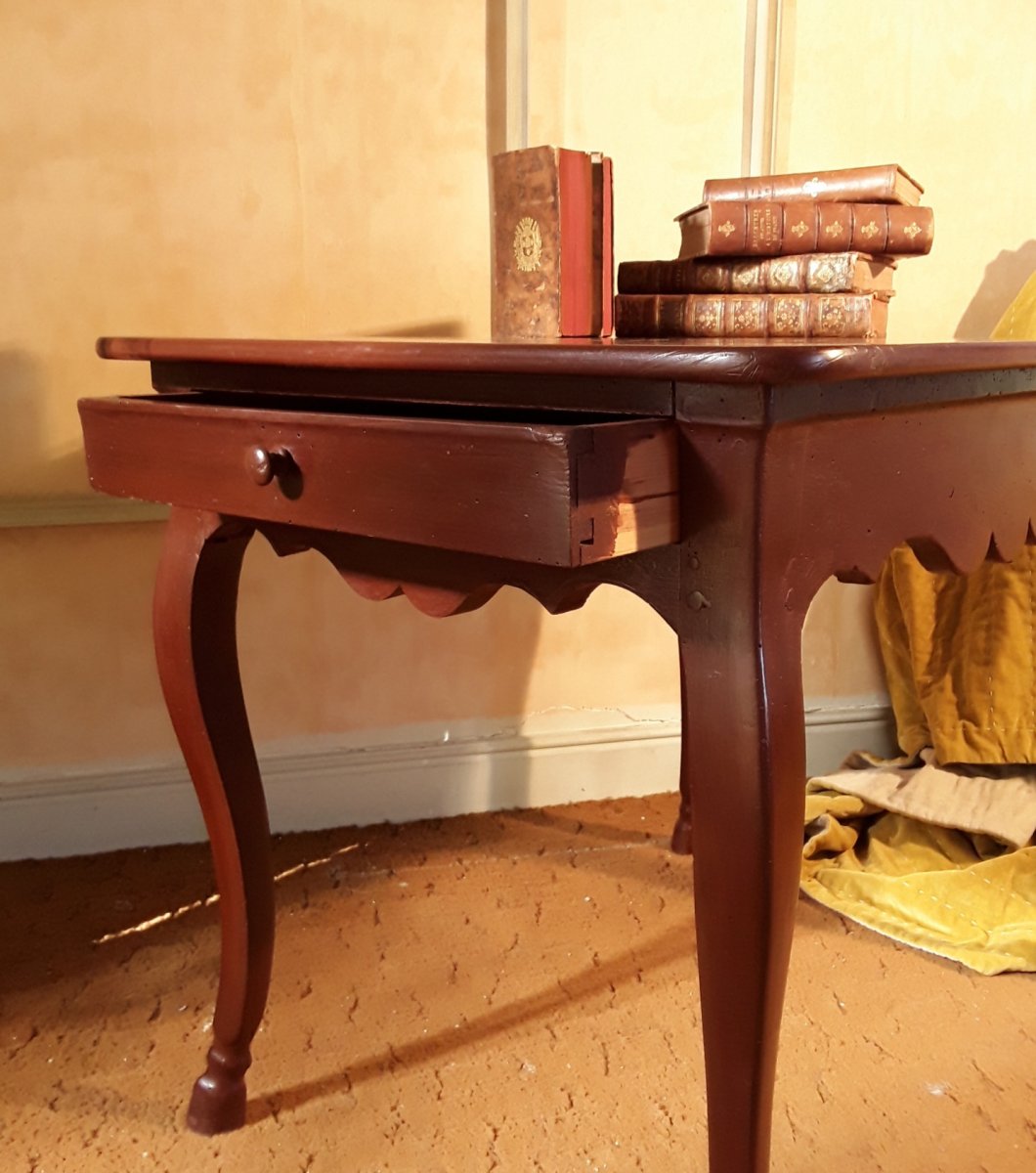 Louis XV Period Table With Deer Feet.-photo-4