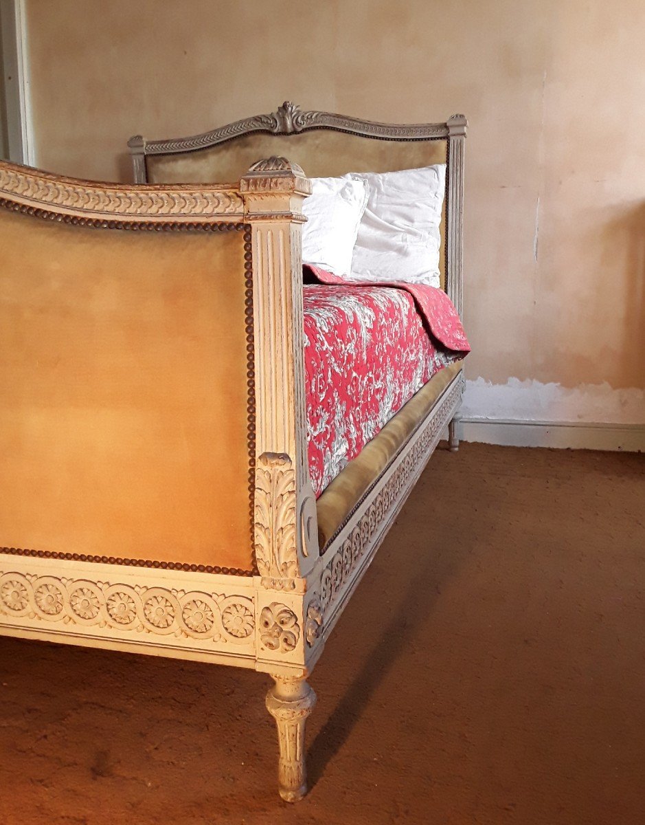 Louis XVI Style Lacquered Wood Bed.-photo-1