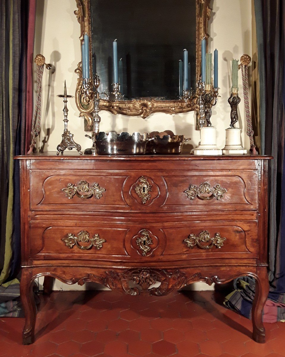 Commode Provençale d'époque XVIII ème. 