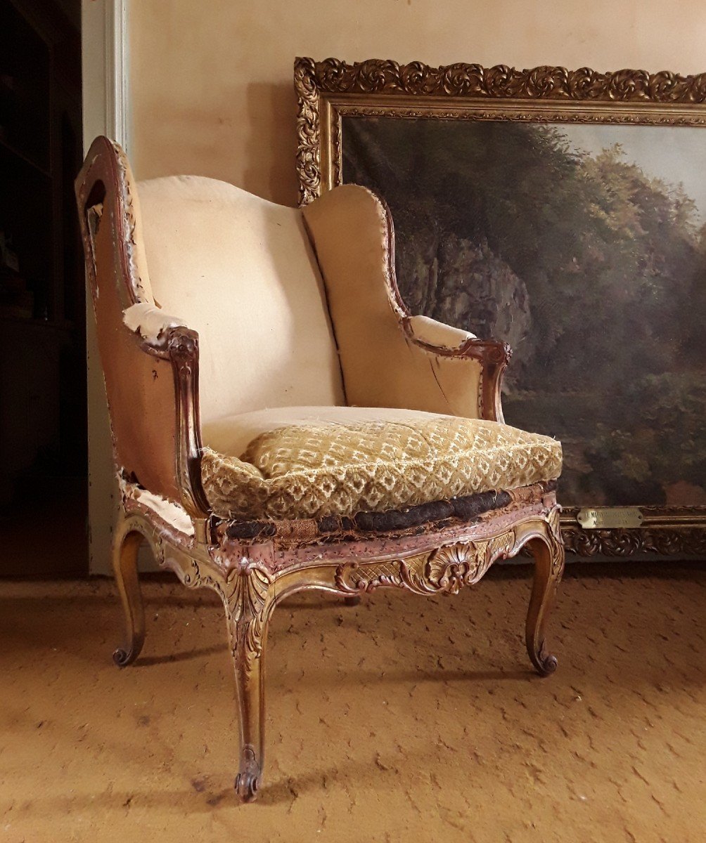 Bergère En Bois Doré De Style Louis XV. 