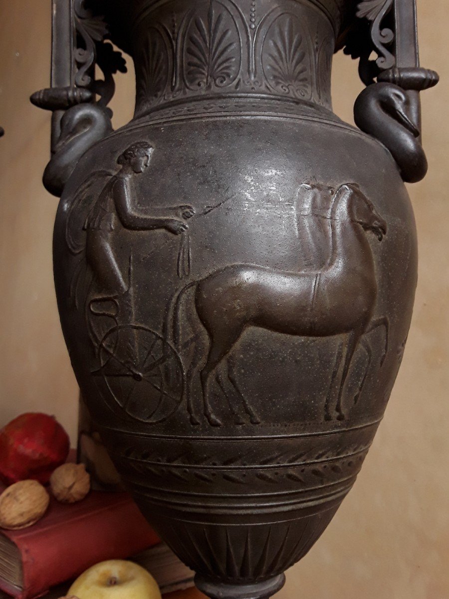 Grande Paire De Vases à l'Antique. -photo-1