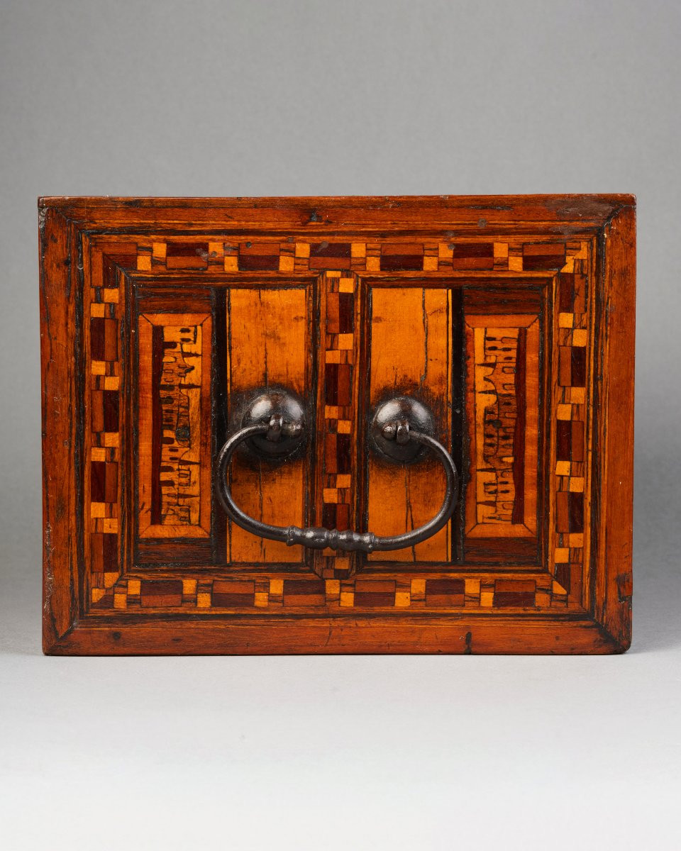 An Early 17th Century Augsburg Miniature Collector Cabinet-photo-3