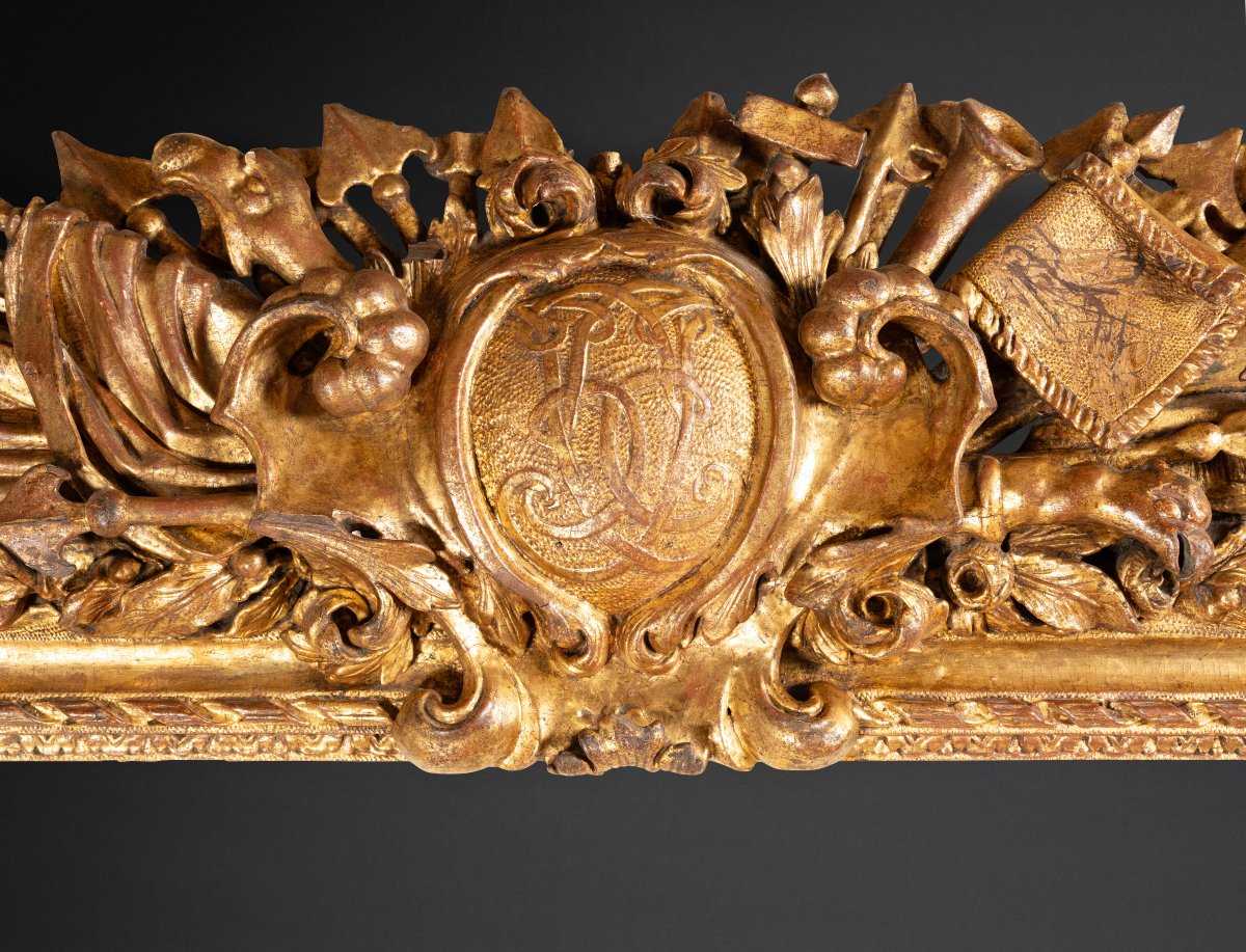 Important 17th Century Louis XIII Giltwood Military Trophy Frame-photo-3
