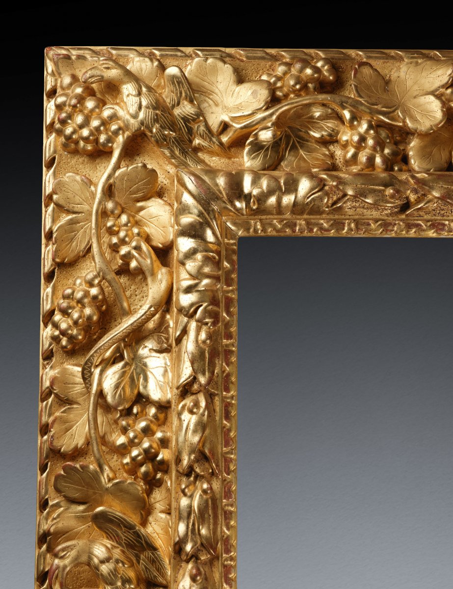 French 17th C. Carved And Giltwood Frame With Grapevine Motif-photo-2