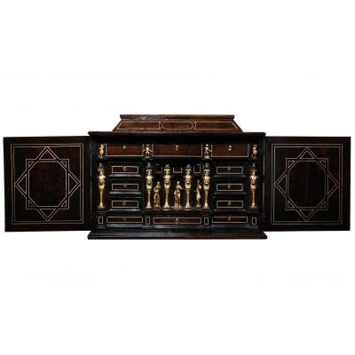 Early 17th Century Augsbourg Rosewood And Ivory Inlaid Cabinet