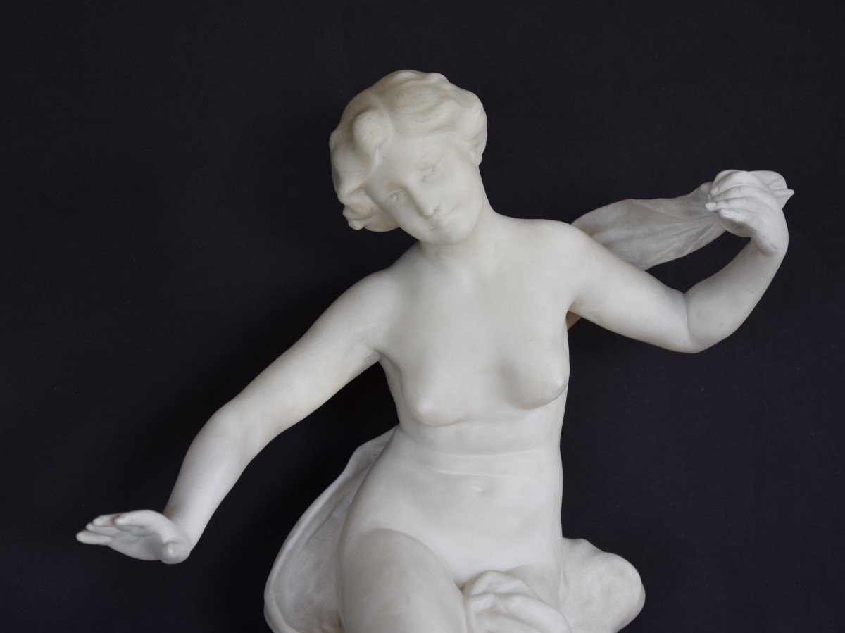 Gustavo Obiols (1858-1910), statue en marbre ,jeune femme  et colombes  h=69 cm-photo-1