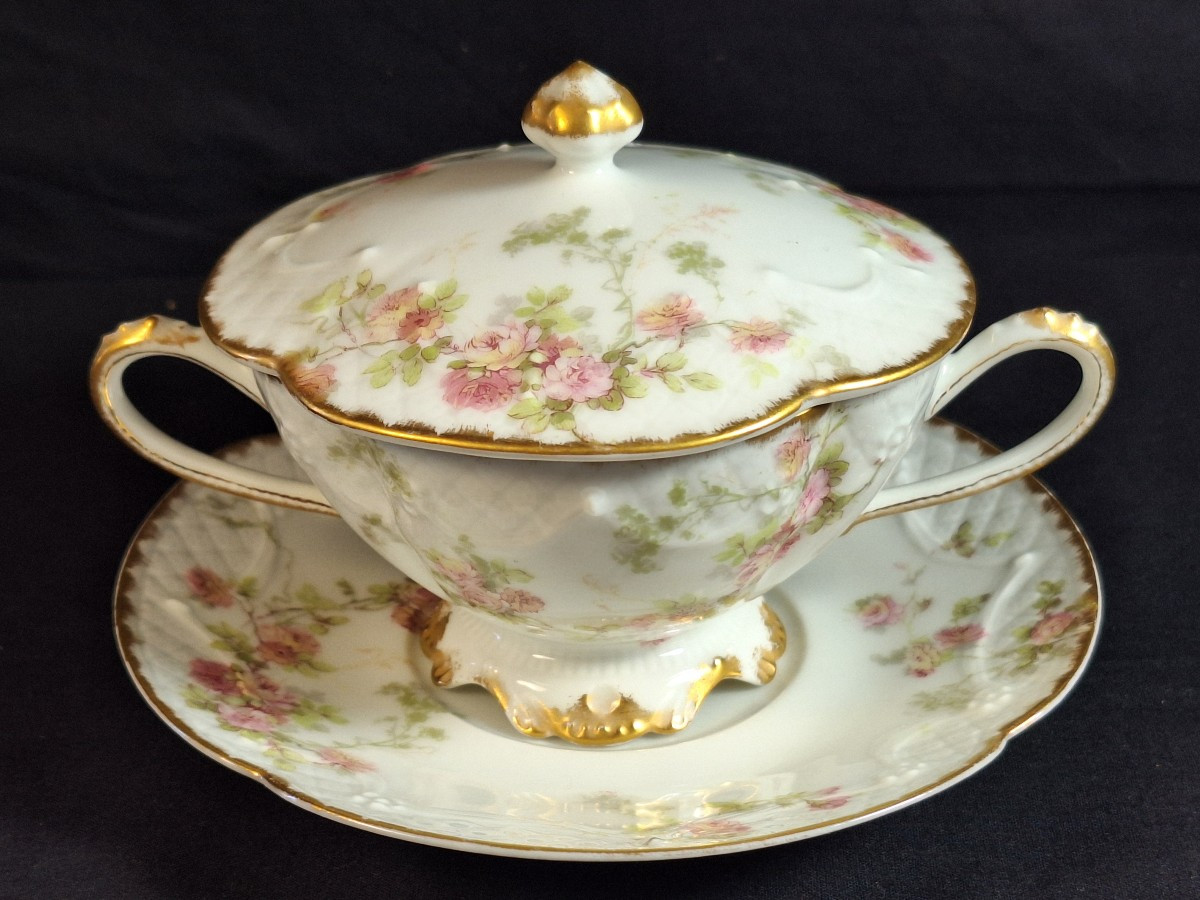 Ecuelle  à bouillon ,bol à bouillon ,en porcelaine de Limoges  , Haviland & Cie ,fin XIXème 