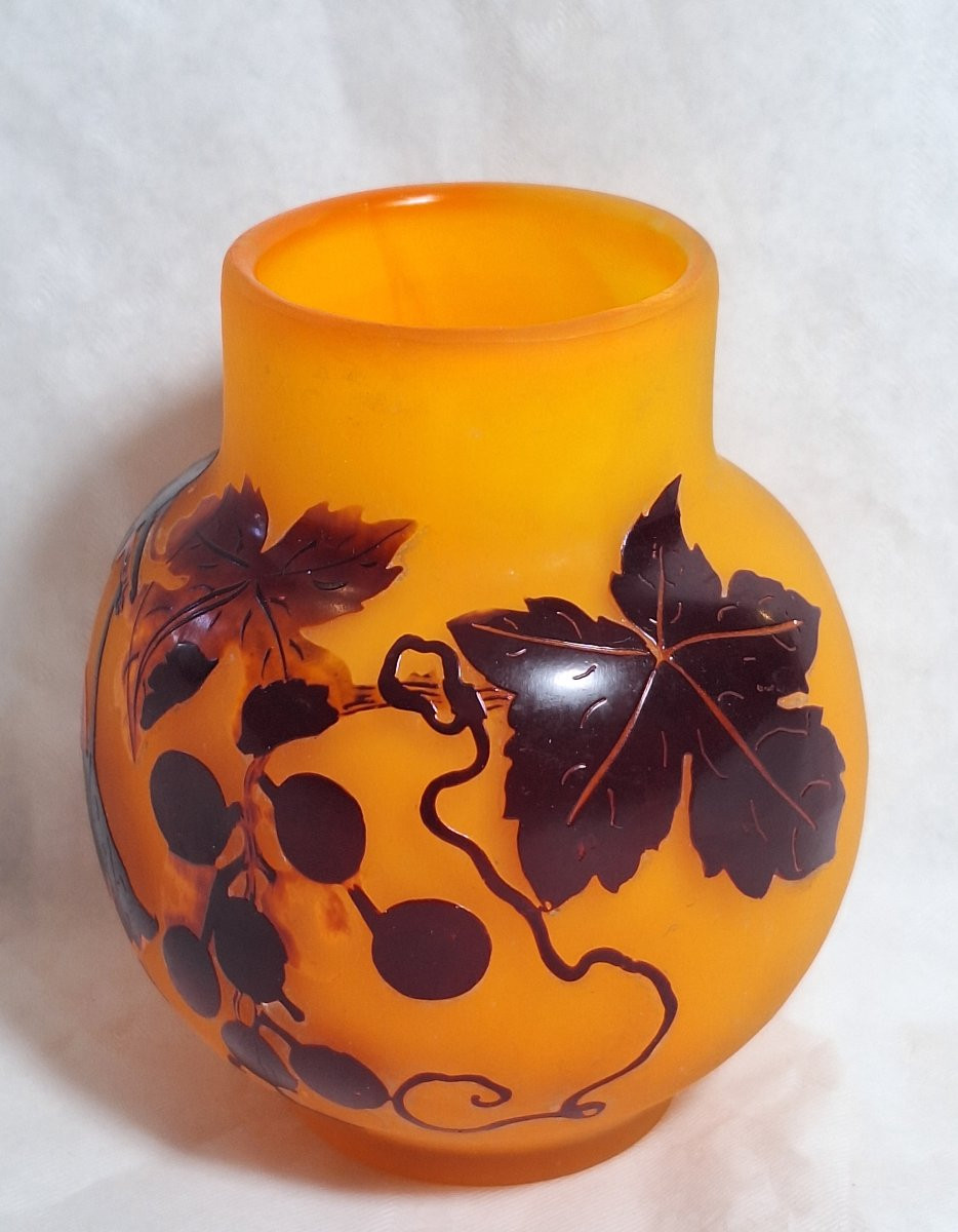 Vase  en verre multicouche dégagé à l'acide , signé Gallé ,Art Nouveau .-photo-3
