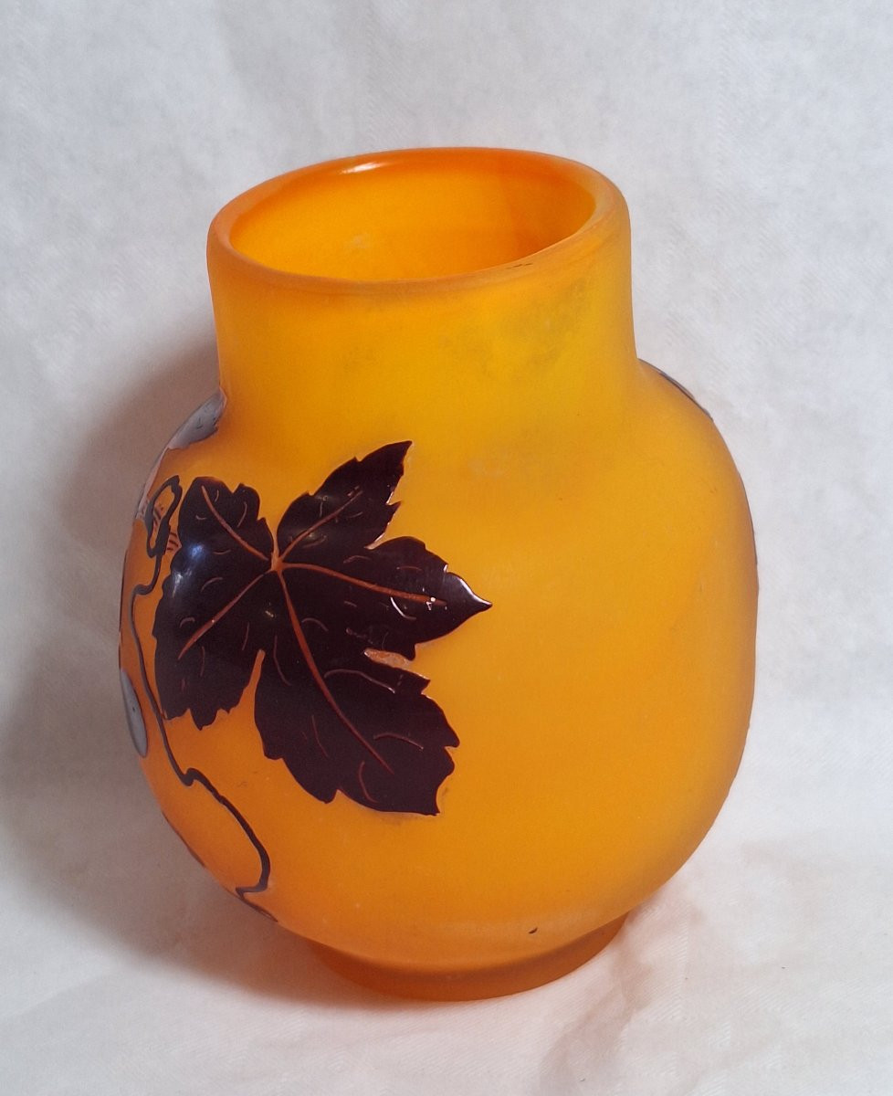 Vase  en verre multicouche dégagé à l'acide , signé Gallé ,Art Nouveau .-photo-4