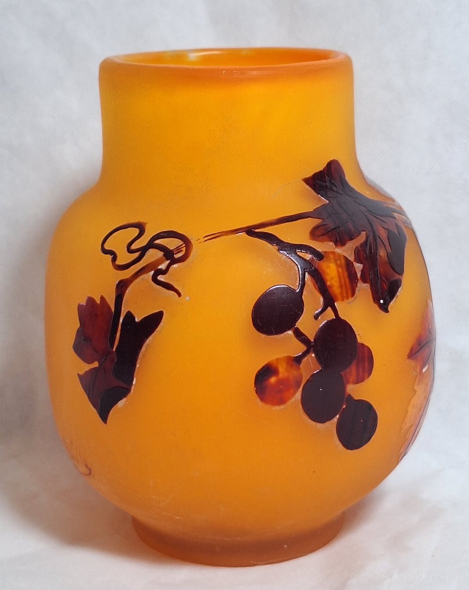 Vase  en verre multicouche dégagé à l'acide , signé Gallé ,Art Nouveau .-photo-2