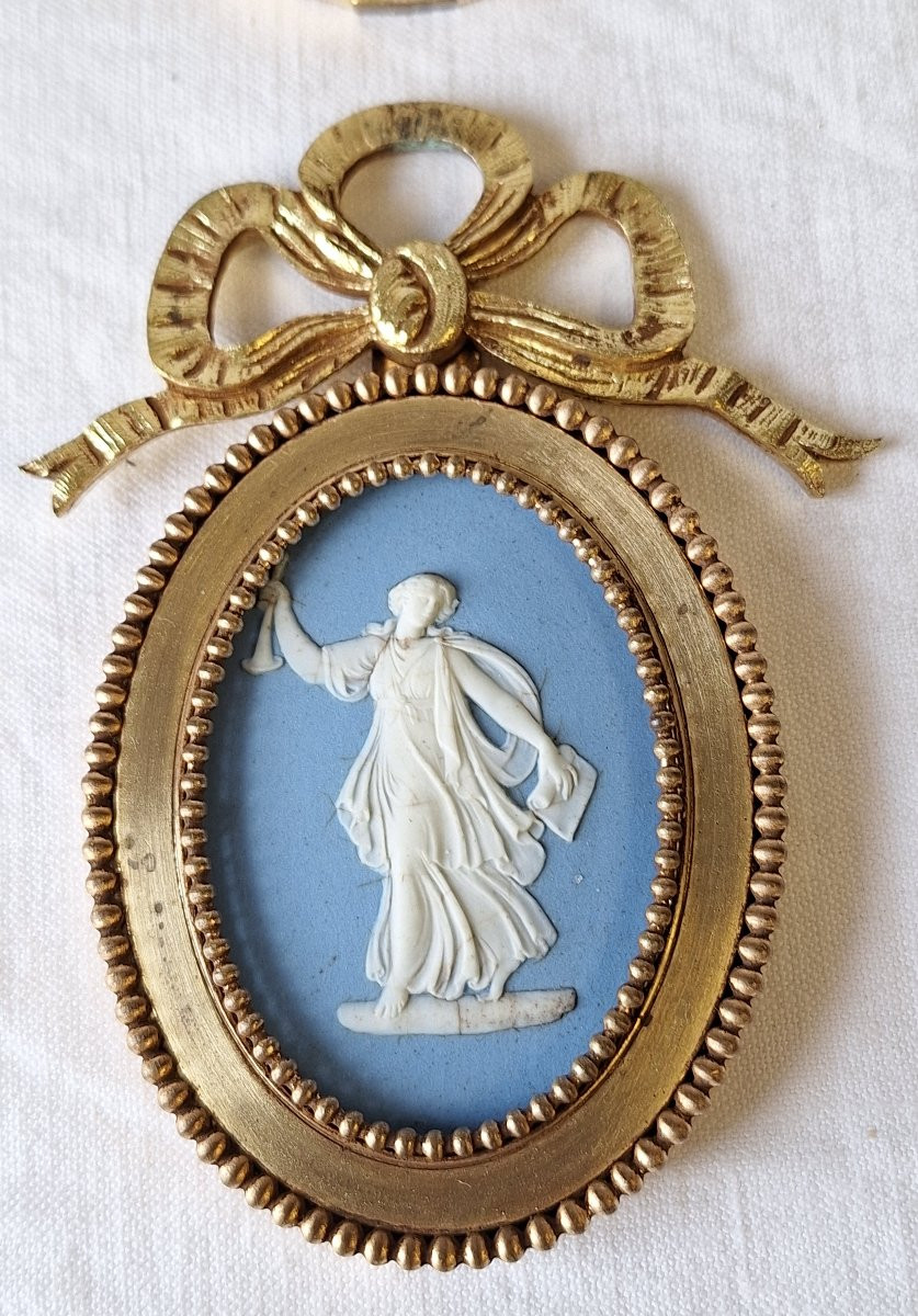 Set Of 4 Wedgwood Porcelain Medallions, Louis XVI Style Gilt Bronze Frames.-photo-3