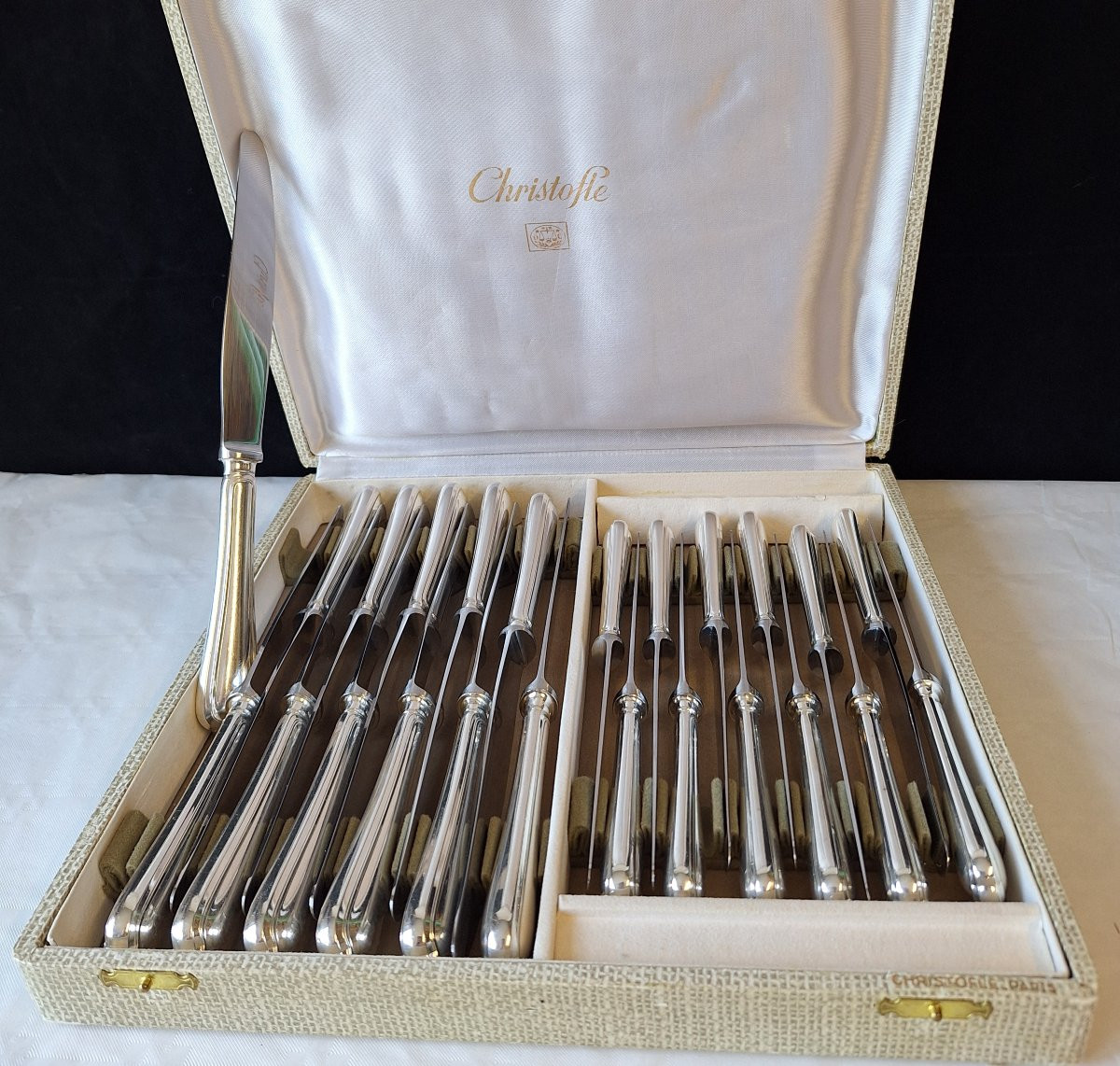 Ménagère  Christofle , métal argenté ,modèle Spatours,61 pièces, 12 personnes . -photo-2