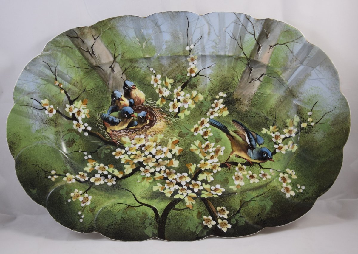 Manufacture Pouyat, grand plat en porcelaine de Limoges,décor aux oiseaux,XIXème 