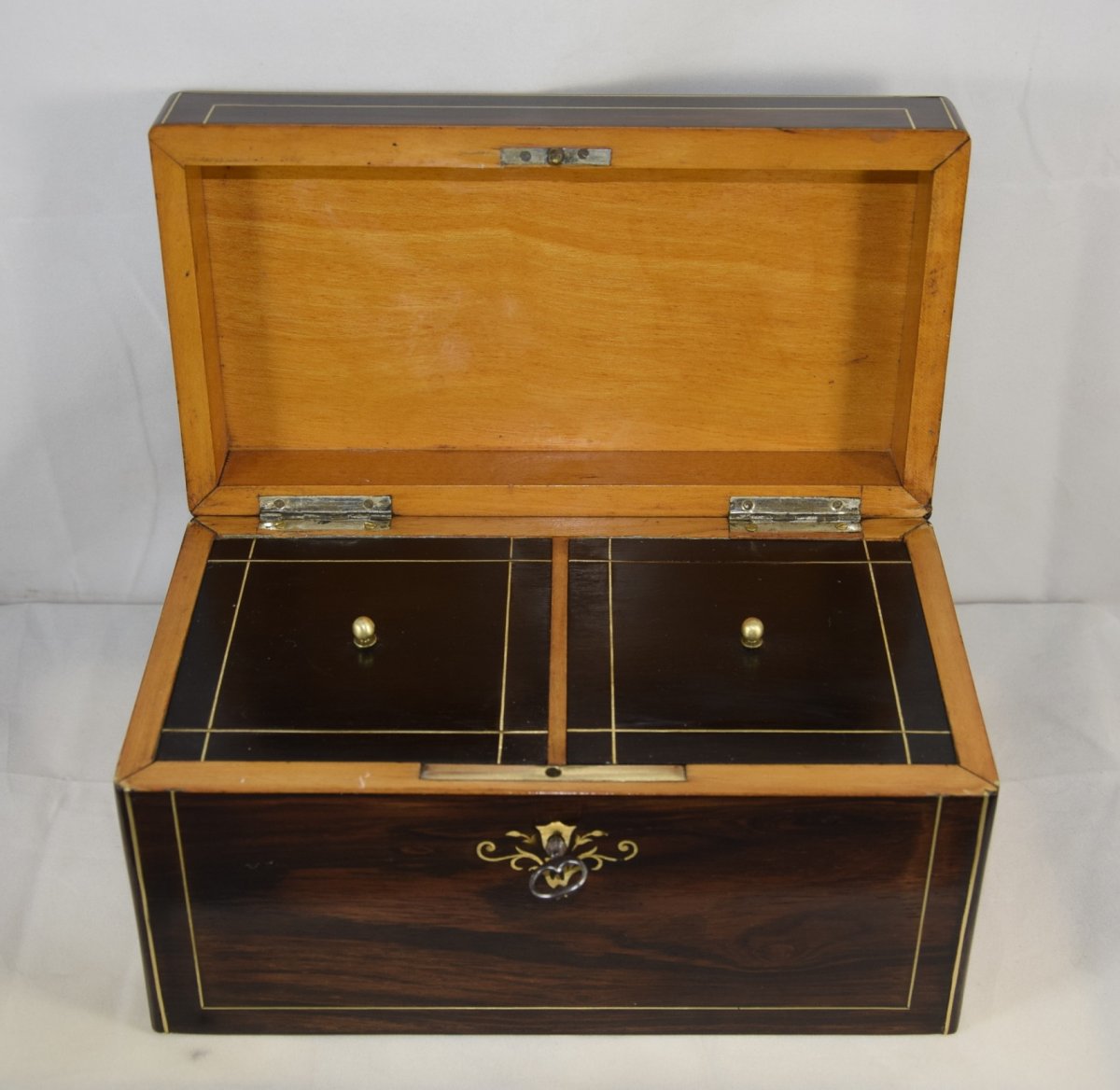 Coffret à thé en placage de palissandre et marqueterie de laiton-photo-2