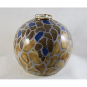 Camille Tharaud  ( 1878-1956)  Vase en porcelaine émaillée  Limoges   vers 1930