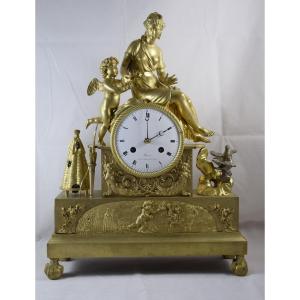 Pendule  en bronze doré , modèle à la ruche , allégorie de l'amour, époque Empire 