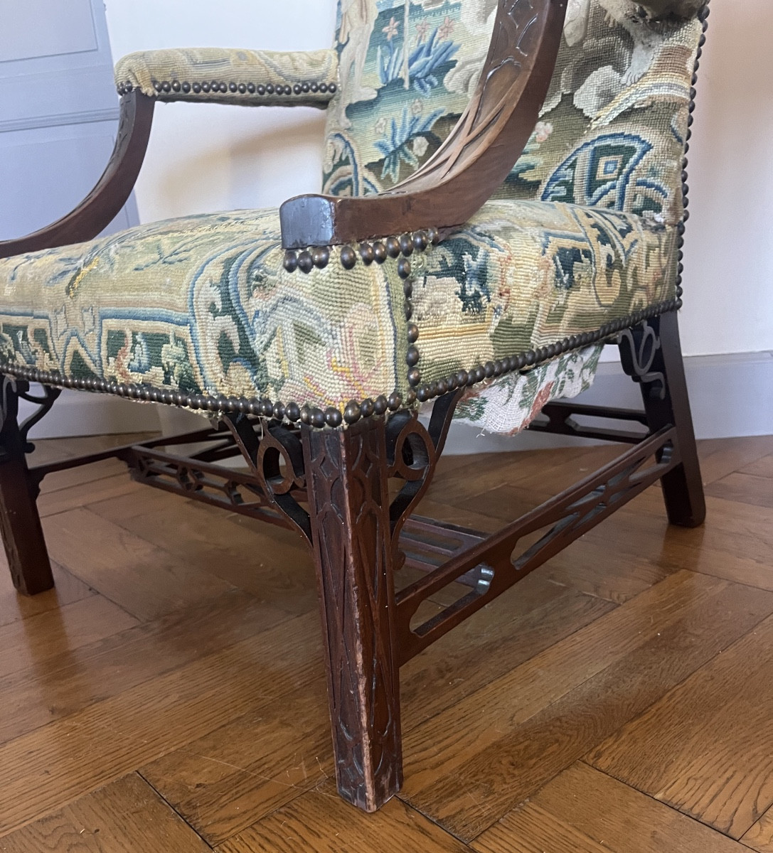Upholstered Armchair -photo-2