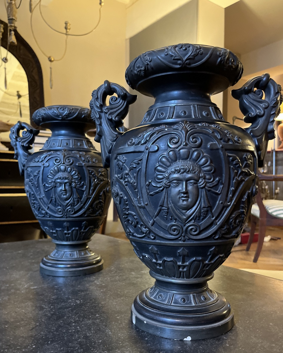 paire de vases en terre cuite