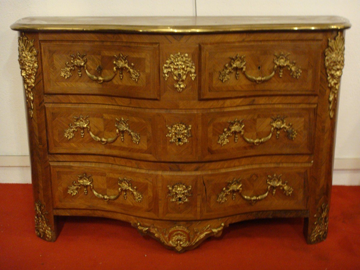 Commode De Style Régence 