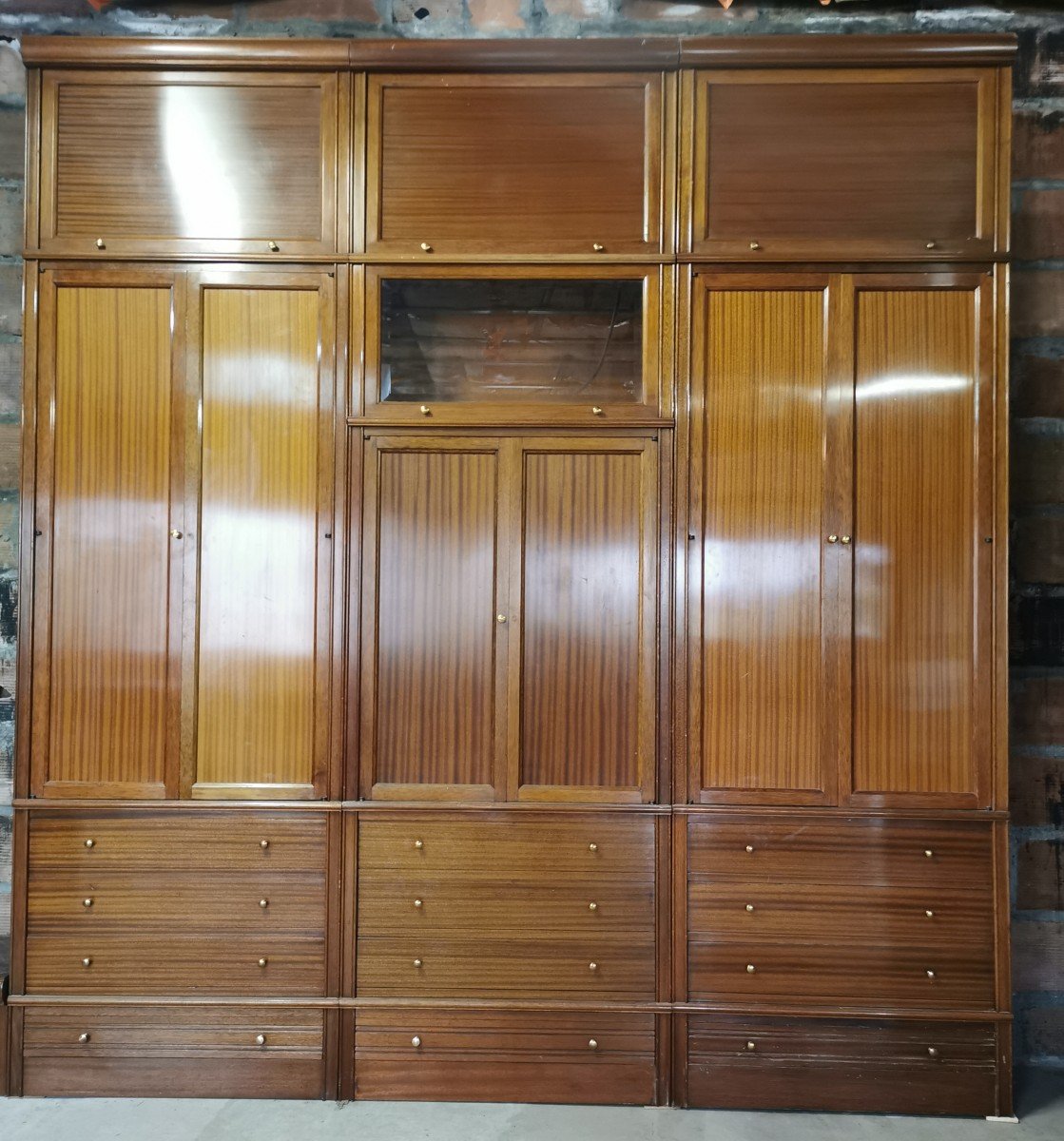 Blond Mahogany Woodwork (sapelli)