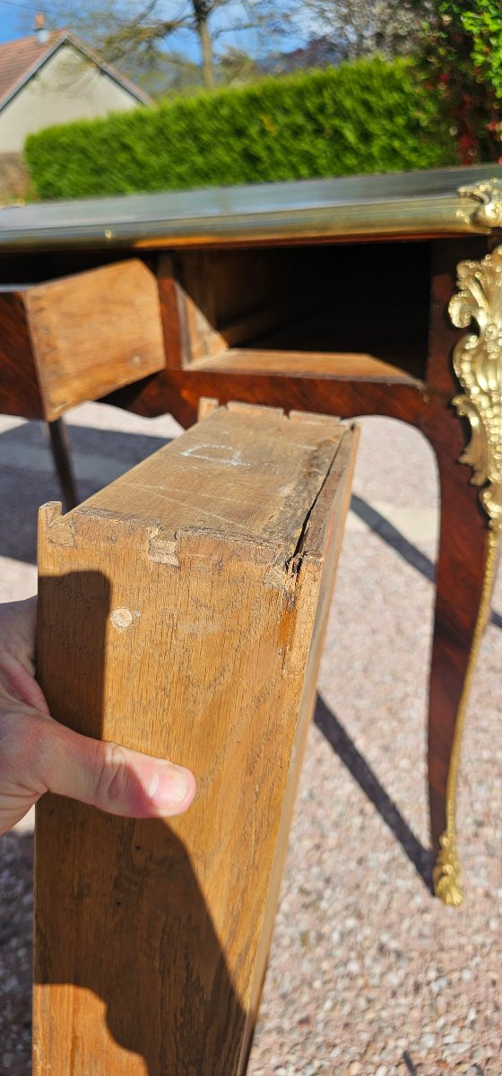 Pretty Small Louis XV Style Flat Desk, 19th Century, Rosewood And Gilded Bronze-photo-1