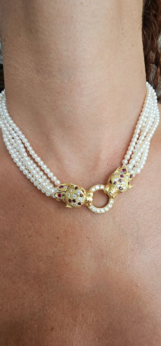 Joli collier a 5 rangs de perles avec fermoir en or rubis et diamants -photo-1