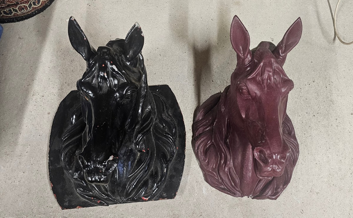 Pair Of Chevaline Butcher's Signs With Horses' Heads In Zinc, Circa 1930-photo-4