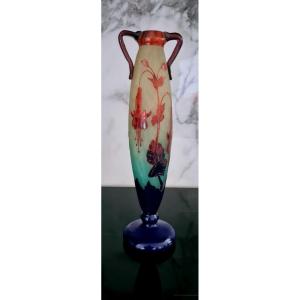 Rare Vase Le Verre Français Dégagé à L Acide Et Anses Appliquées à Chaud vers 1920