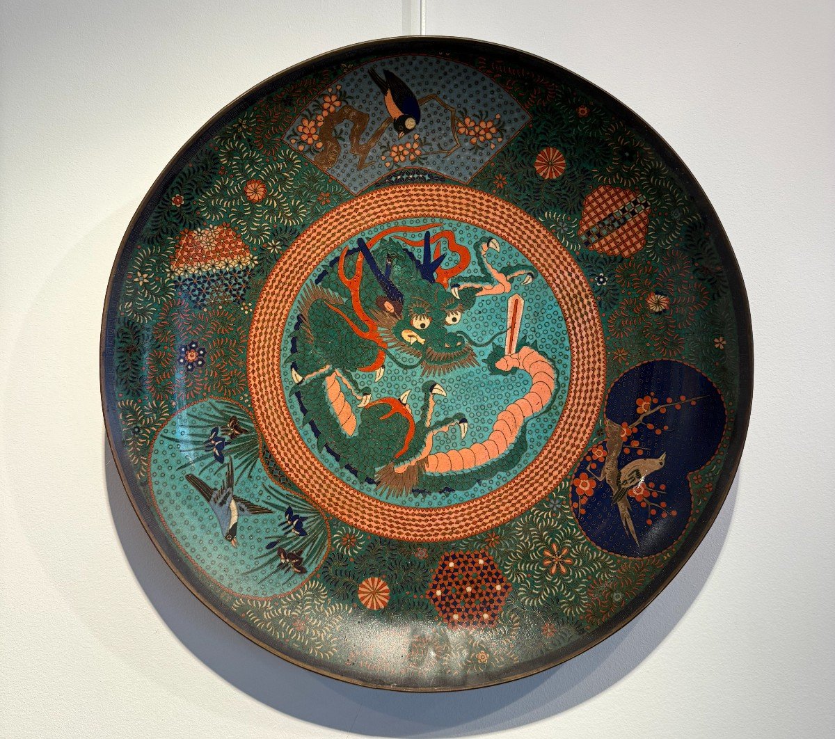 Paire De Plats Japonais Cloisonnés Aux Dragons Et Oiseaux , Fin XIX Début XXe  