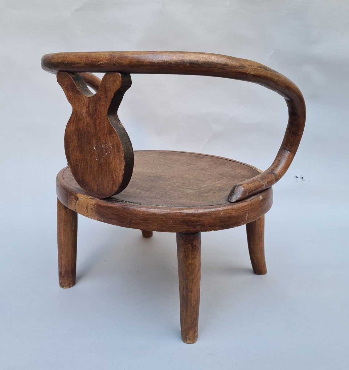 Fauteuil pour enfant en bois courbé  Ateliers de Bourgogne et Benjamin Rabier vers 1925-photo-3