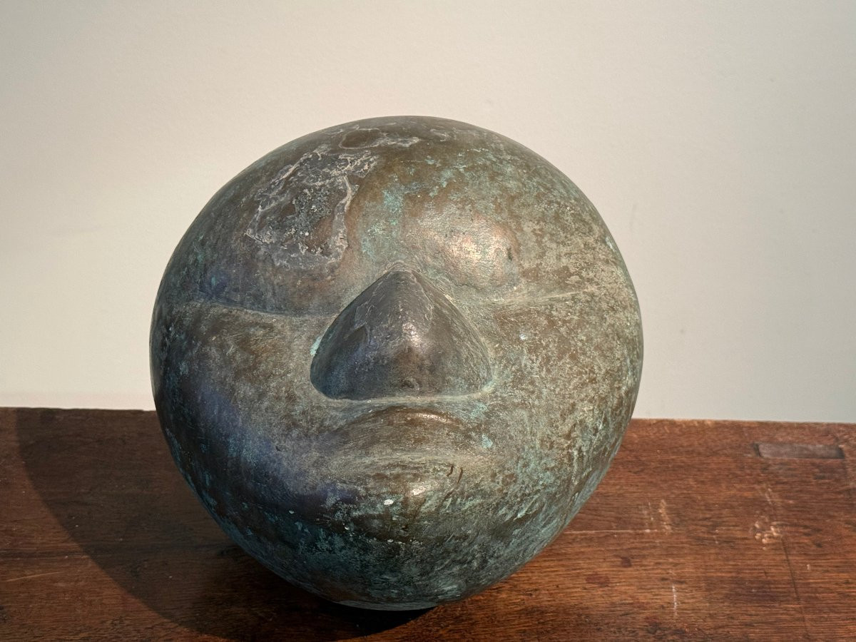 Sculpture moderne en bronze figurant une tete stylisée -photo-2