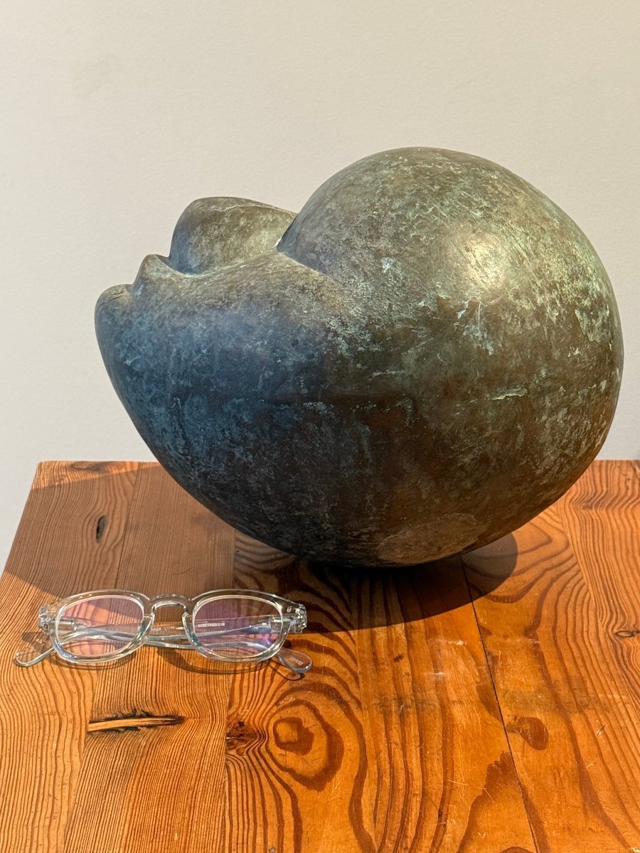 Sculpture moderne en bronze figurant une tete stylisée -photo-4