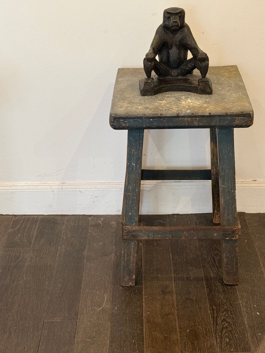 Tabouret en pin, l'assise recouverte de zinc, années 50-photo-3