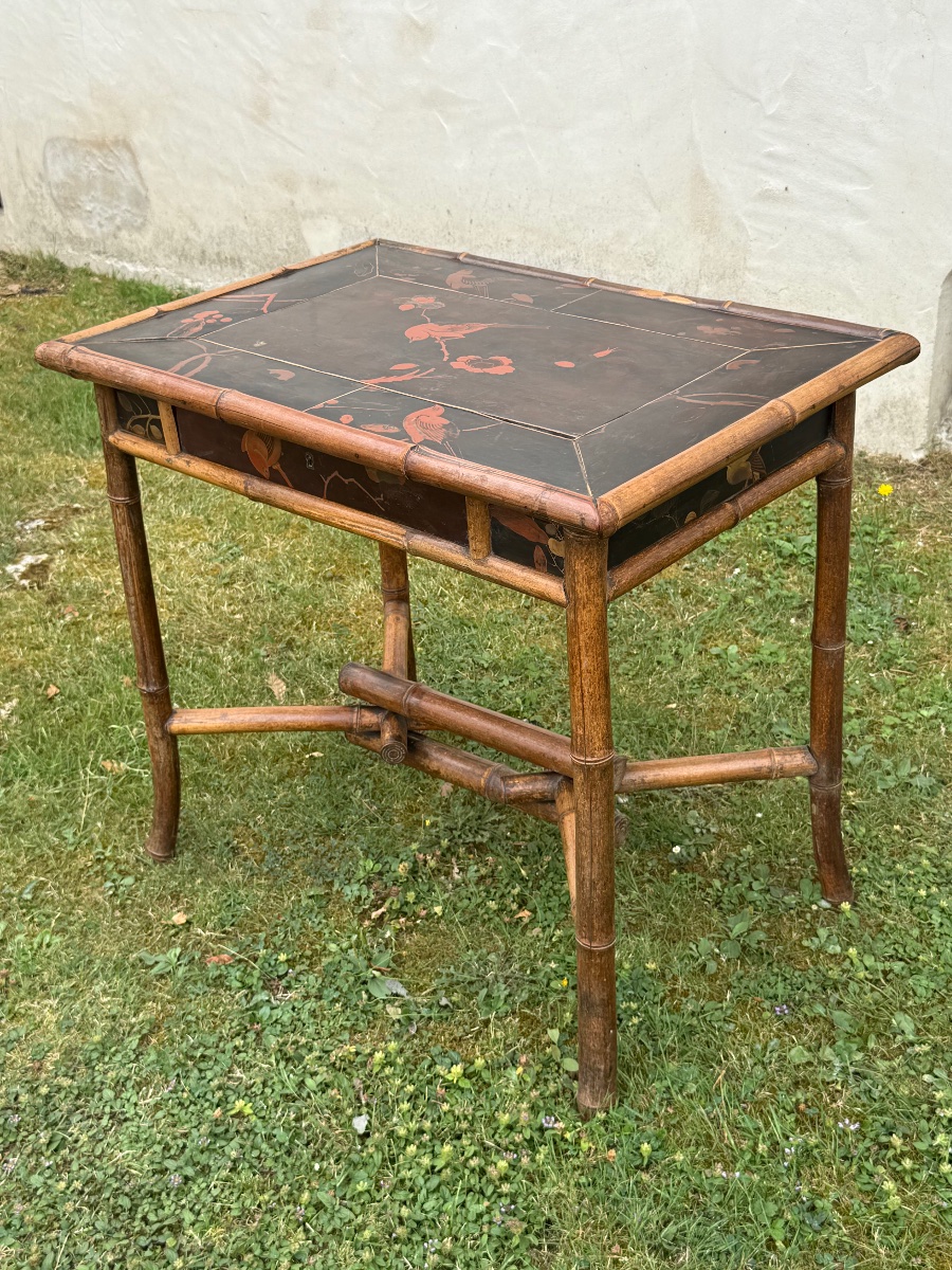 Table d’appoint en bambou et plateau en laque à decor d’oiseaux fin 19e -photo-4
