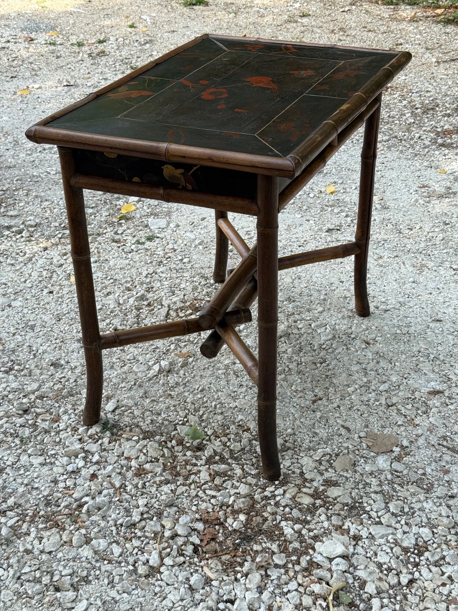 Table d’appoint en bambou et plateau en laque à decor d’oiseaux fin 19e -photo-5