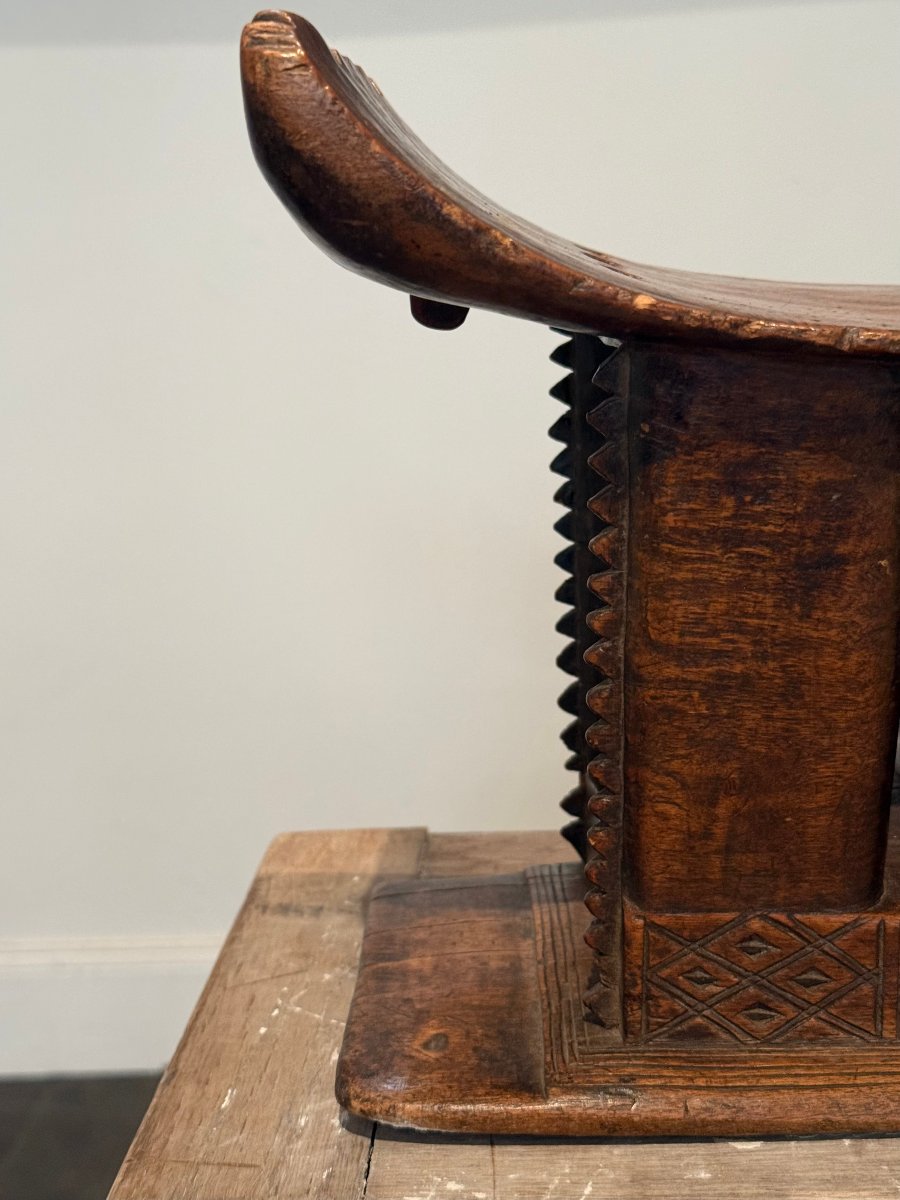 Ashanti Wedding Stool Known As "mma Dwa," Early 20th Century  -photo-3