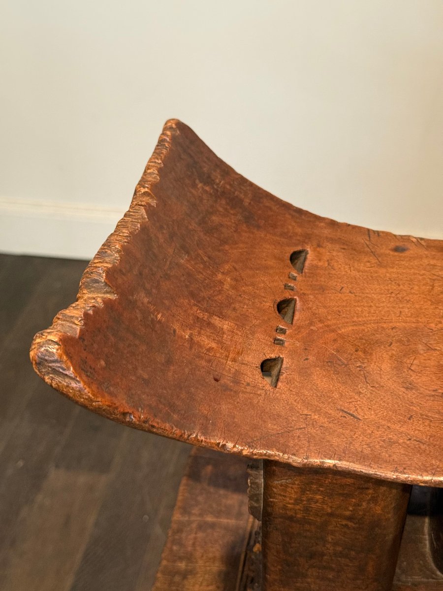 Ashanti Wedding Stool Known As "mma Dwa," Early 20th Century  -photo-1